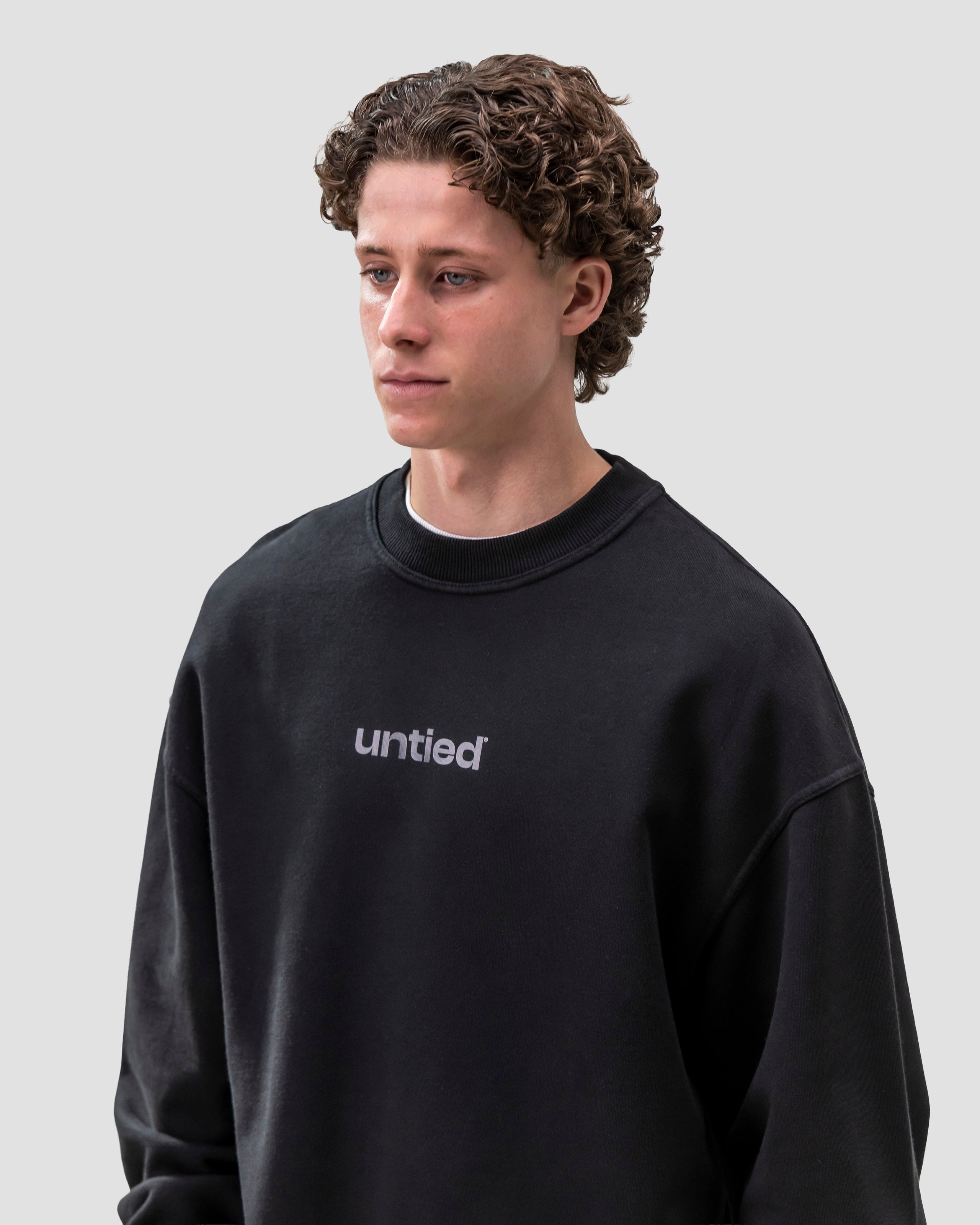 UNTIED® CREWNECK — Black