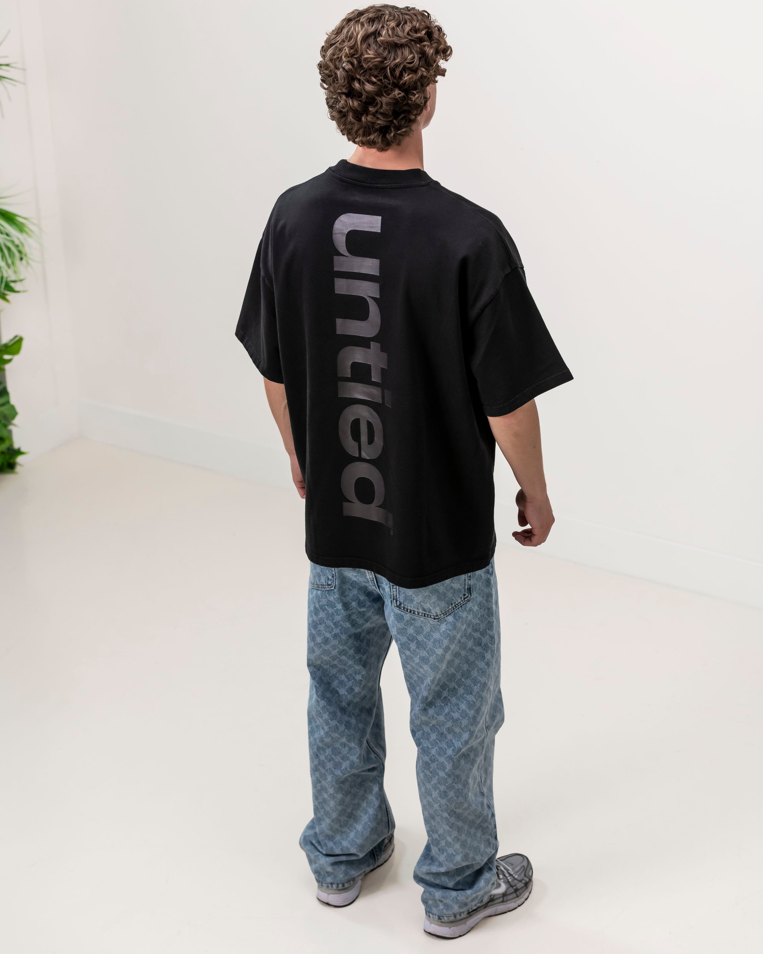 UNTIED® T-SHIRT — Black