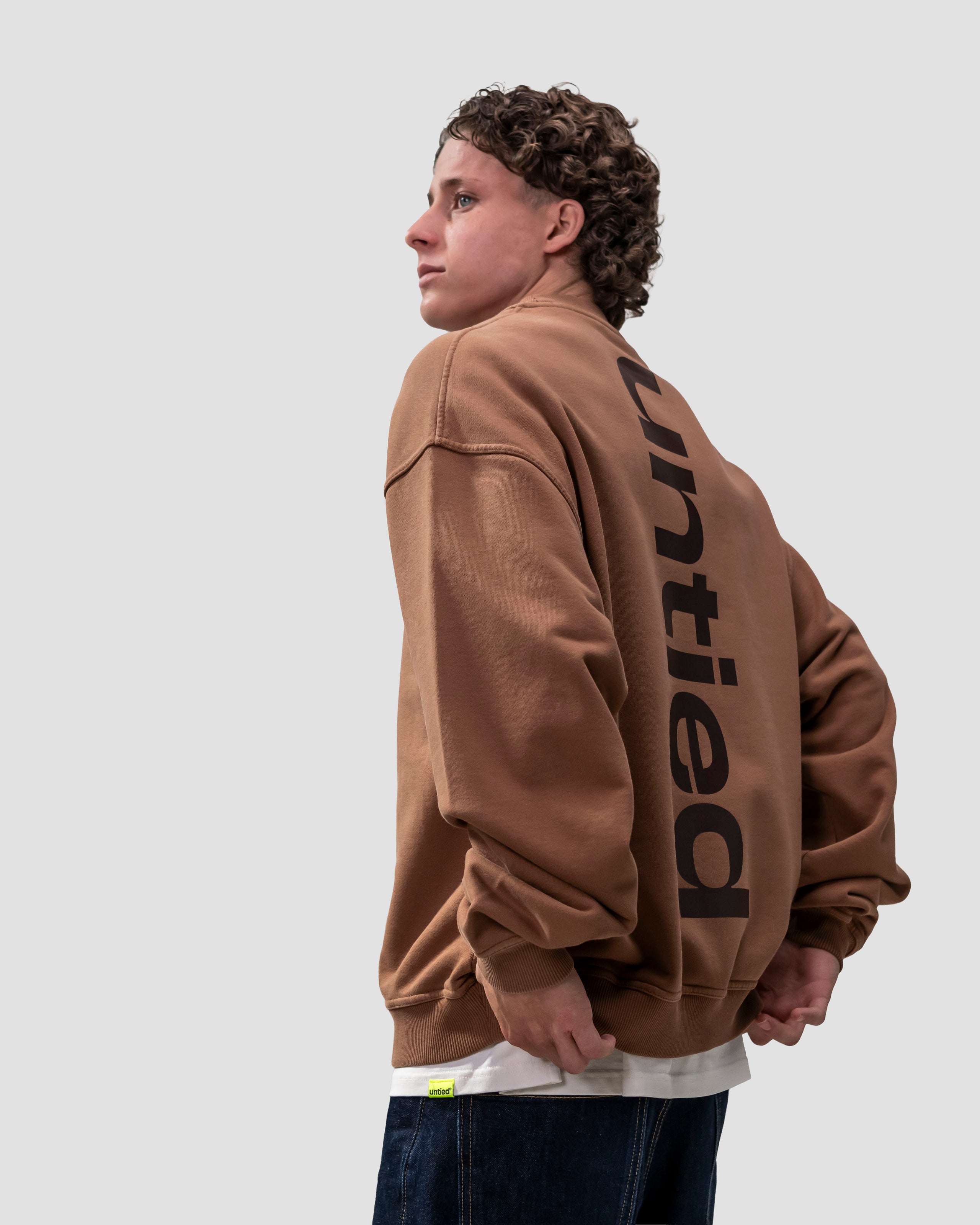 UNTIED® CREWNECK — Brown