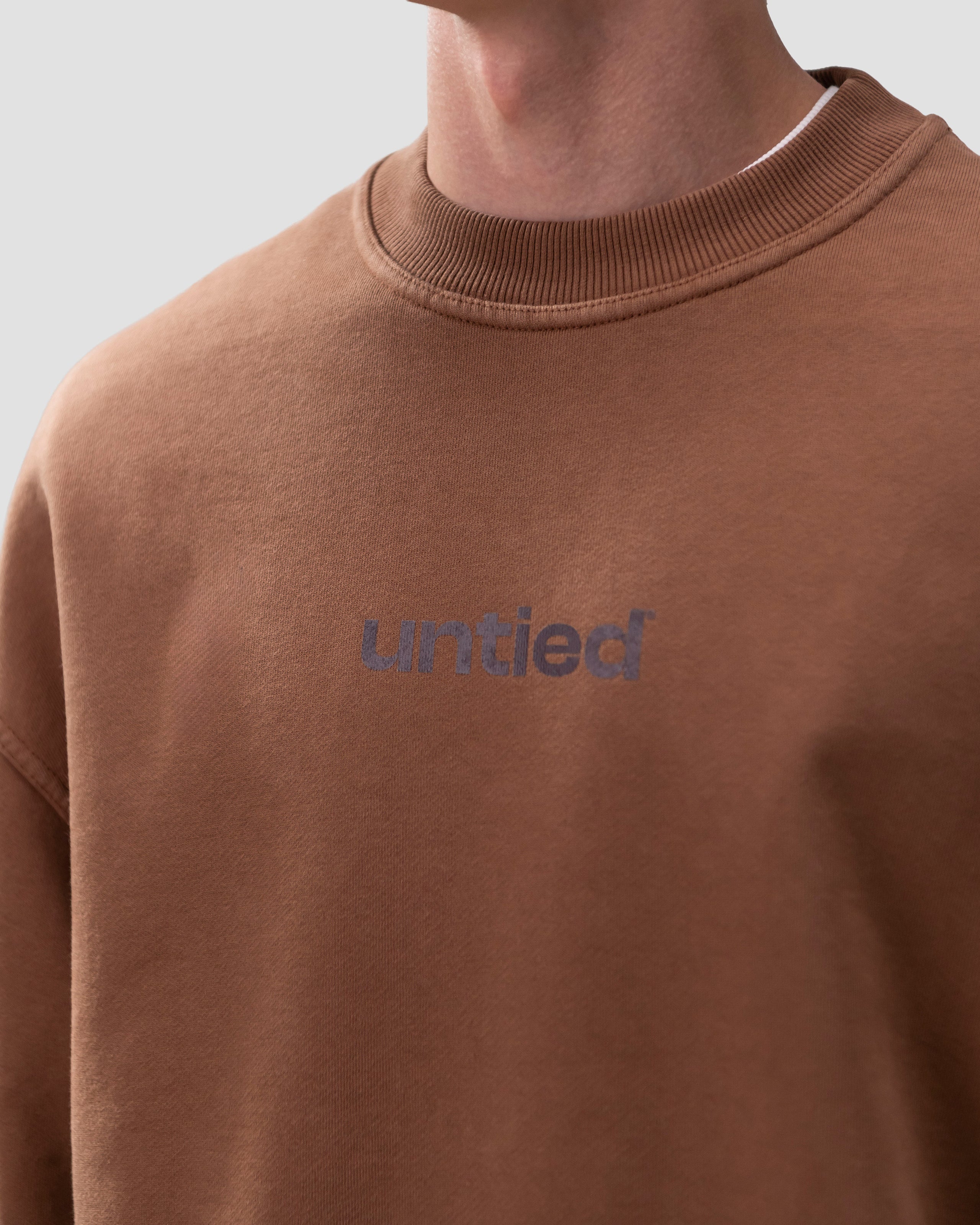 UNTIED® CREWNECK — Brown