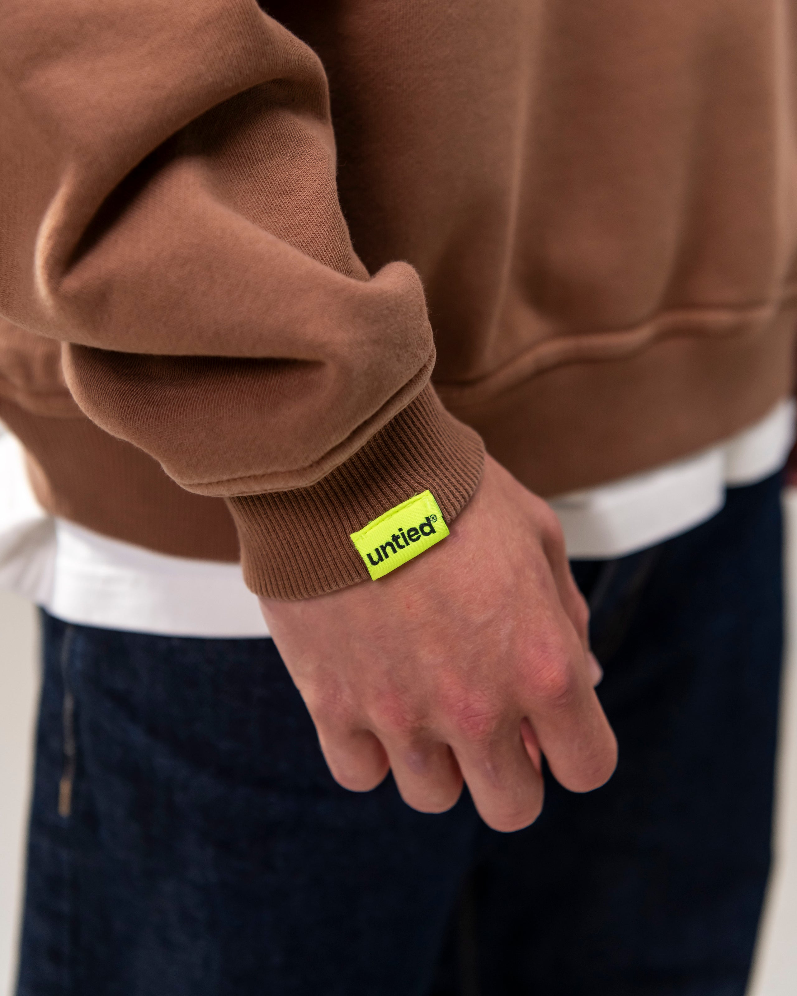 UNTIED® CREWNECK — Brown