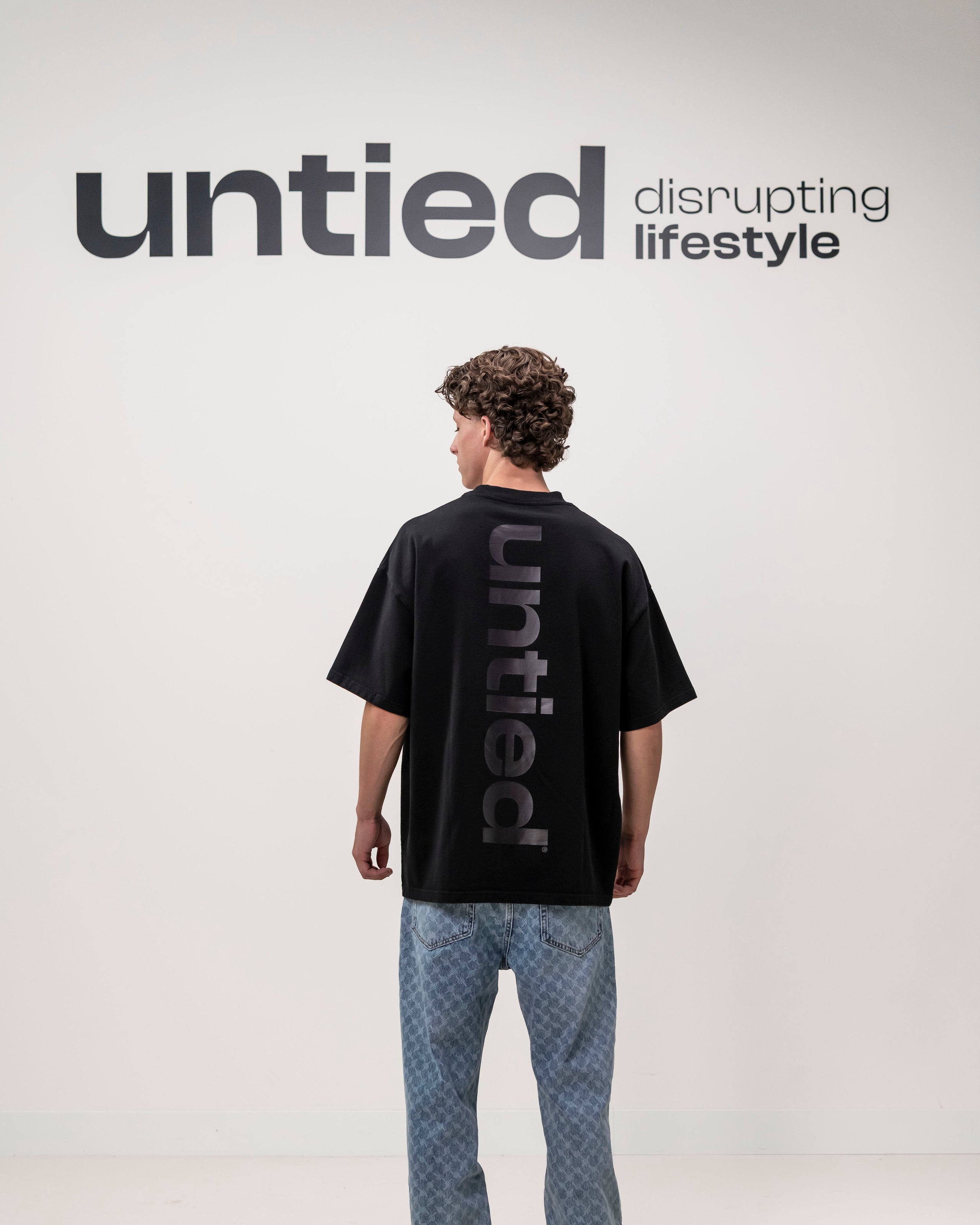 UNTIED® T-SHIRT — Black
